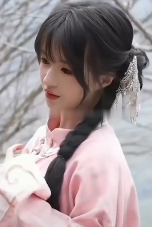 推特王XingYu校花私密互动1部182M绝美展示