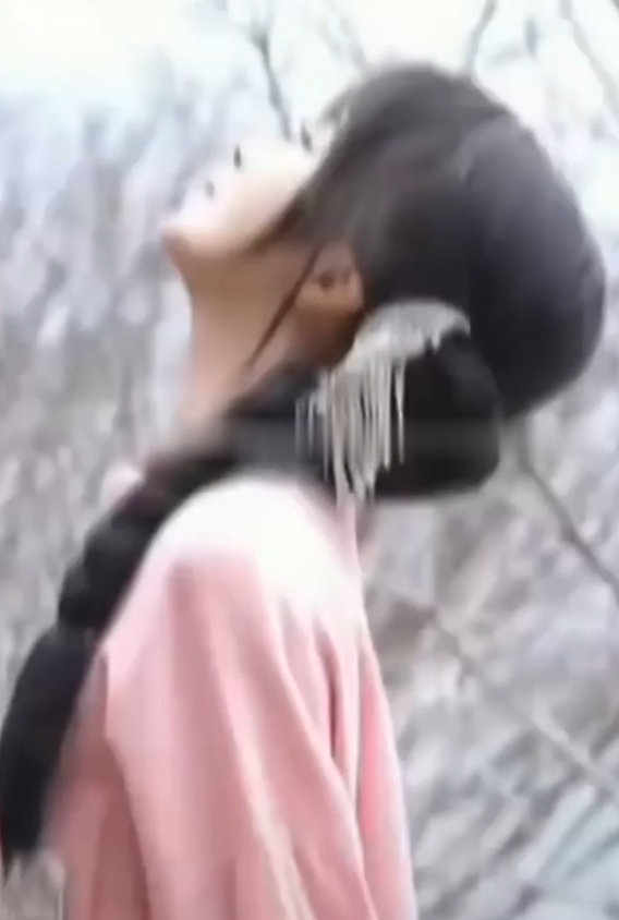 推特王XingYu校花私密互动1部182M绝美展示