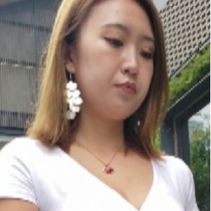 高跟长腿美女紧身长裤视频