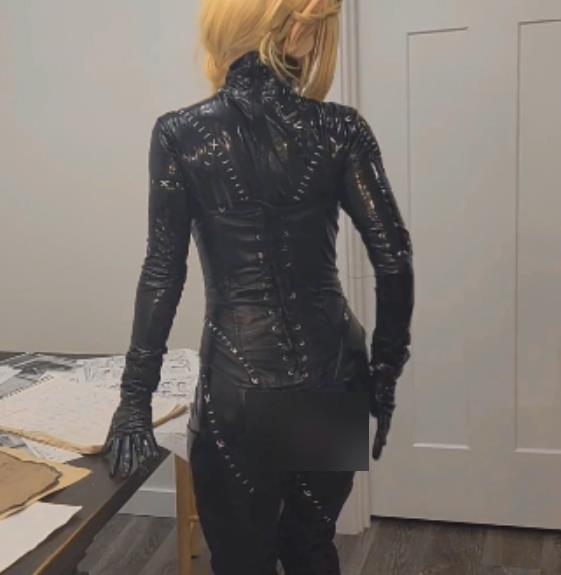 野性小小狗BeckyWhyte厚米私拍236V合集47G勾魂魅惑