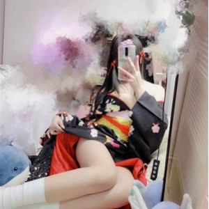 快手吃货少女希希酱甜美私密作品集5部731M光某处