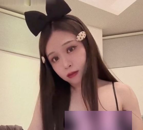 秧秧伪娘TS玩蛋1部343MB网盘魅惑视频
