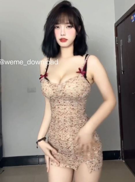 微密圈反差婊琳铛100+套私拍2.75G蜜桃曲线太勾魂